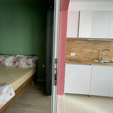 Mikpritja Pogradec, 3 شقة Tushemisht